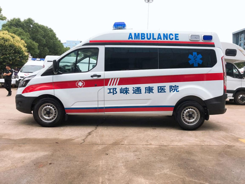 福特V362中軸中頂負壓監(jiān)護型救護車（長排警燈）