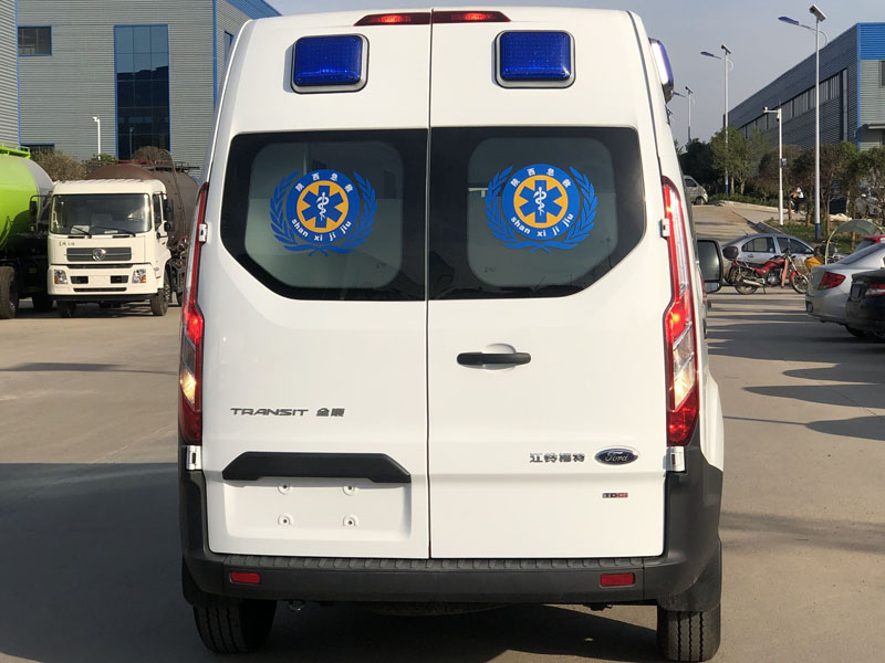 福特V362汽油版轉(zhuǎn)運(yùn)型救護(hù)車(chē)