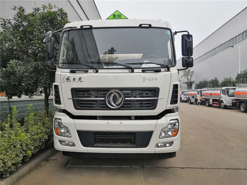 東風(fēng)天龍前四后八30方鋁合金運(yùn)油車(chē)